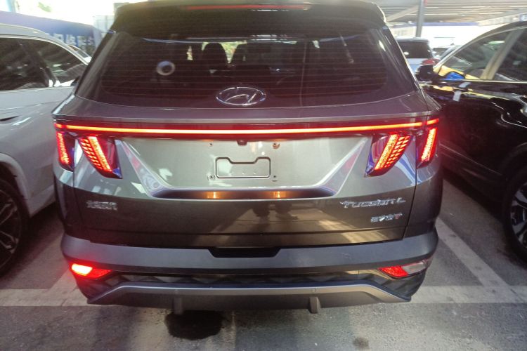 现代 2023款 途胜L 1.5T 自动两驱GLX精英版车身外观6