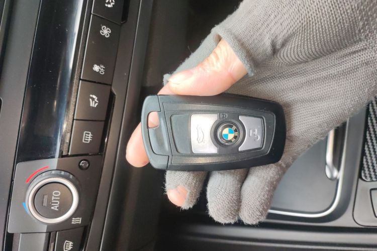 宝马4系 2014款 420i 敞篷时尚型中控内饰7001