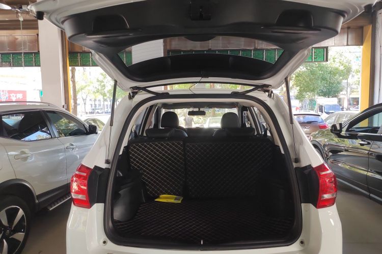 哈弗H6 2021款 运动版 1.5T 自动精英智联型 U型格栅机舱底盘23