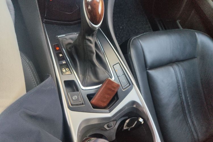 凯迪拉克SRX 2013款 3.0L 旗舰型局部细节18