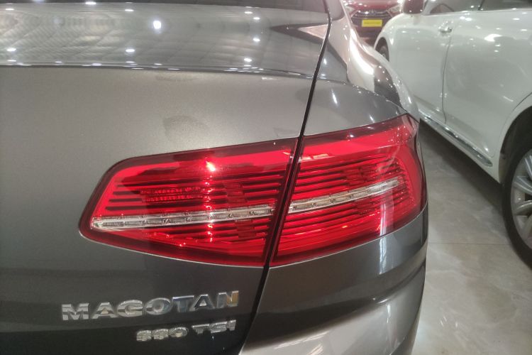 大众 迈腾 2017款 330TSI DSG 豪华型车身外观9