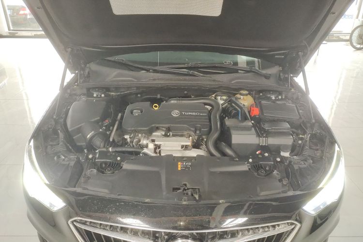 别克 君威 2017款 20T 精英型机舱底盘24