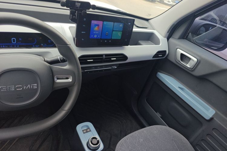 吉利银河 2024款 熊猫mini 200km 耐力熊中控内饰16