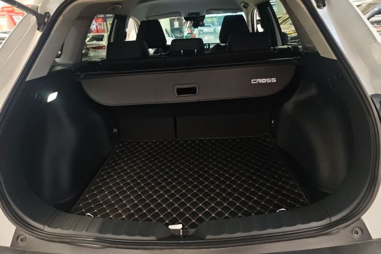 丰田 卡罗拉锐放 2023款 2.0L 先锋版机舱底盘23