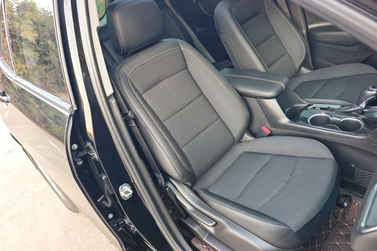 雪佛兰 探界者 2018款 535T 自动驰界版局部细节41