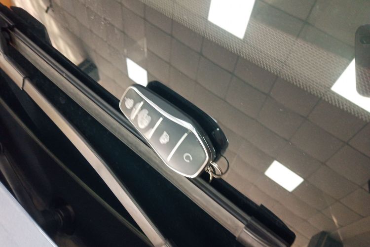 比亚迪 海豹 2023款 DM-i 1.5T 121km 旗舰型中控内饰11