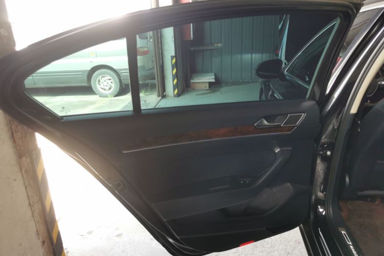 大众 迈腾 2017款 330TSI DSG 尊贵型中控内饰7008