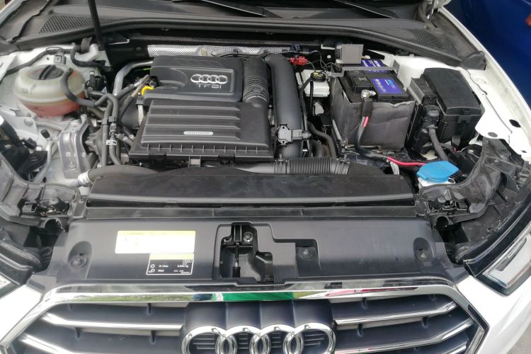 奥迪A3 2019款 Sportback 35 TFSI 进取型 国V机舱底盘24