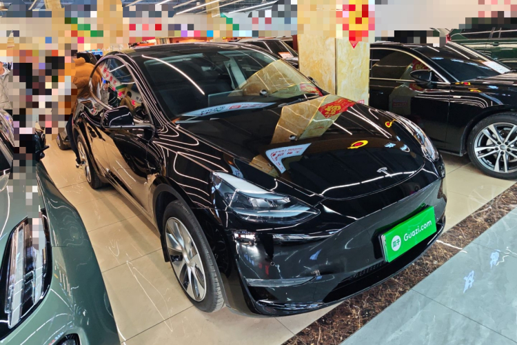 特斯拉 Model Y 2022款 改款 长续航全轮驱动版车身外观3