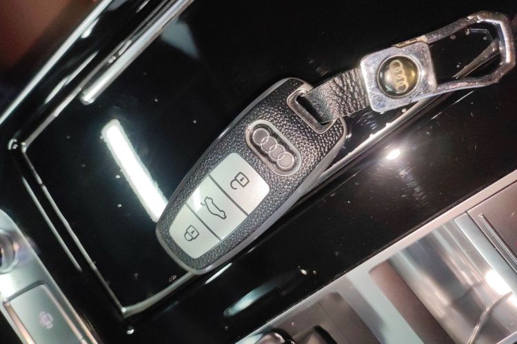 奥迪Q7 2021款 45 TFSI quattro S line运动型中控内饰7001