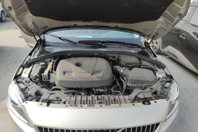 沃尔沃S60 2018款 S60L T3 智进进取版机舱底盘24