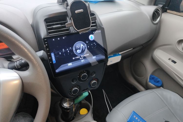 日产 阳光 2015款 1.5XE 手动舒适版中控内饰16