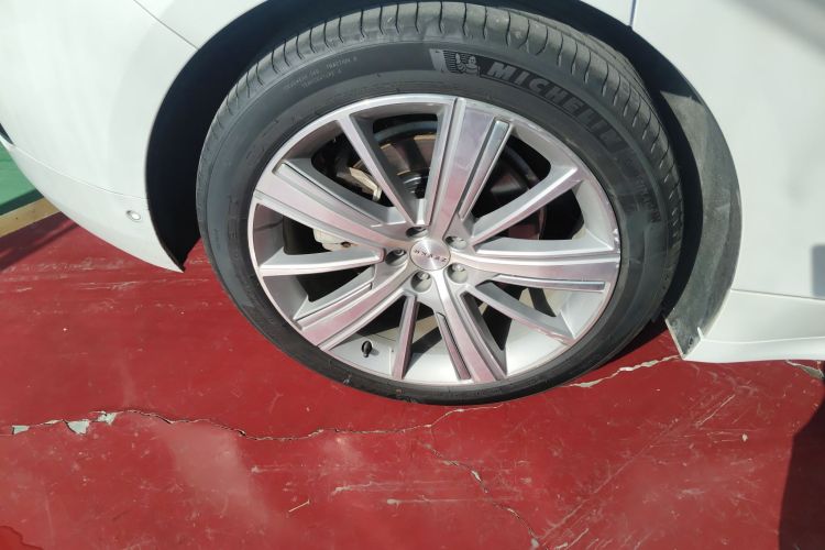 极氪001 2021款 超长续航单电机 WE版车身外观6008