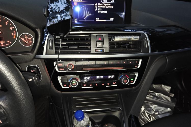 宝马3系 2017款 318Li 时尚型中控内饰16