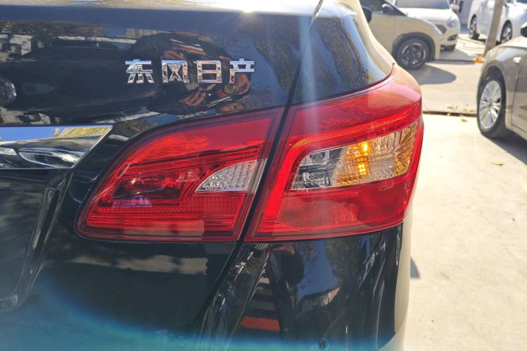 日产 轩逸 2022款 经典 1.6XE CVT舒适版车身外观9