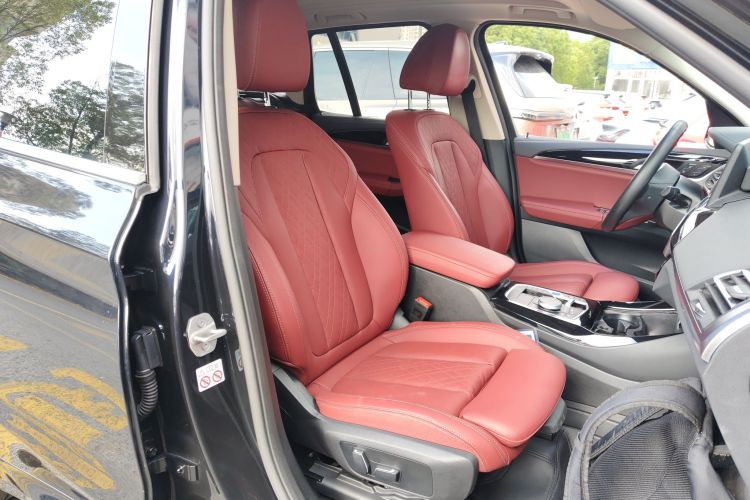 宝马iX3 2023款 领先型局部细节41