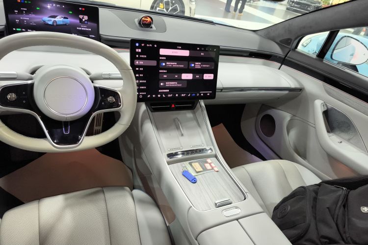 鸿蒙智行 智界S7 2024款 Ultra 四驱旗舰版中控内饰16