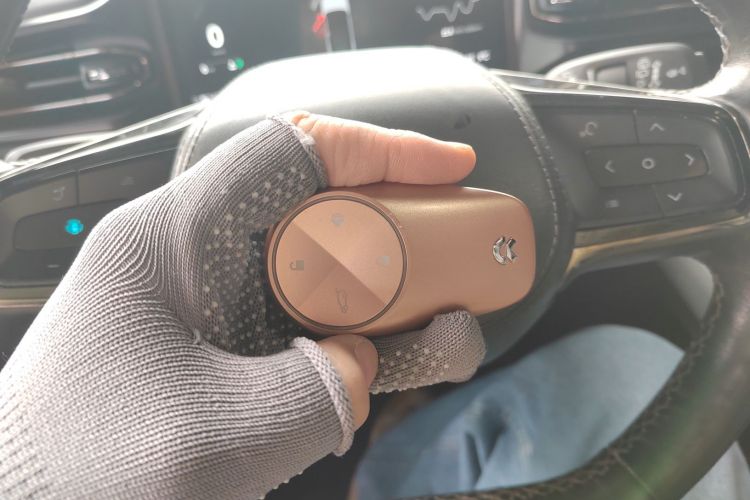 蔚来ES8 2020款 580KM 签名版 六座版中控内饰11