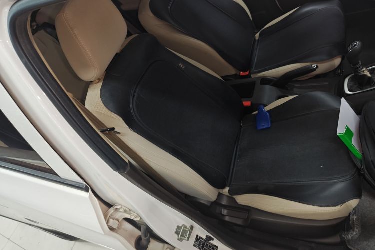 宝骏310W 2017款 1.5L 手动舒适型 国V局部细节41