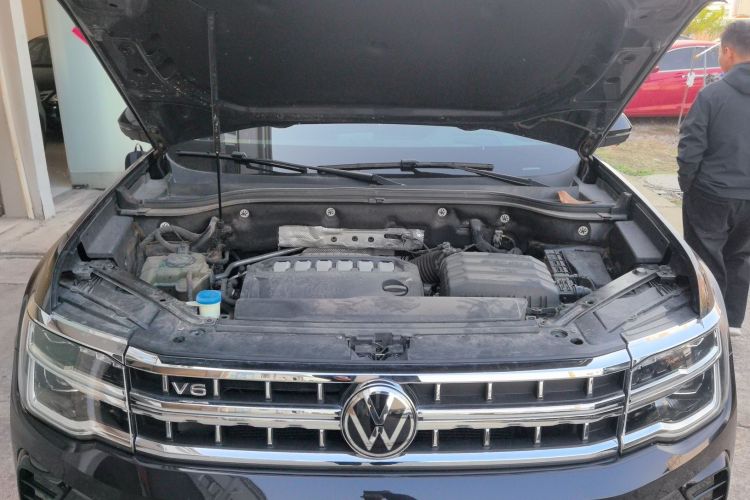 大众 途昂 2022款 530 V6 四驱尊崇旗舰版机舱底盘24