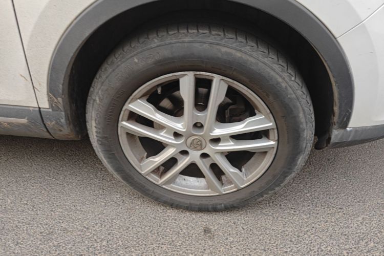 宝骏560 2016款 1.5T 手动舒适型车身外观6007