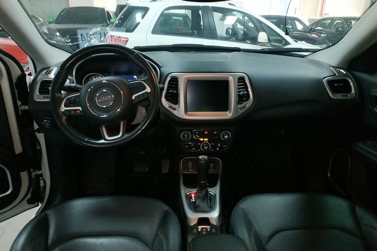 Jeep 指南者 2019款 200T 自动家享-互联大屏版中控内饰12