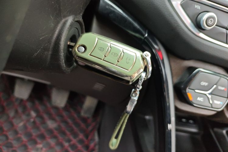 广汽传祺 传祺GS4 2015款 200T 手动豪华版中控内饰11