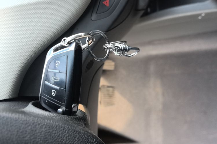 雪佛兰 2015款 赛欧3 1.5L AMT幸福天窗版中控内饰7001