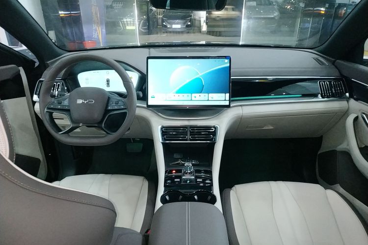 比亚迪 宋PLUS新能源 2025款 DM-i 智驾版 160KM 旗舰型中控内饰7002