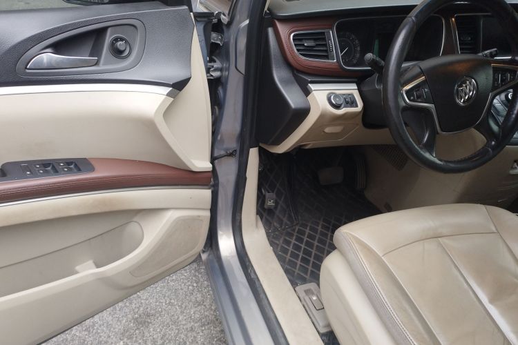 别克GL8 2018款 28T 豪华型 国VI中控内饰7003