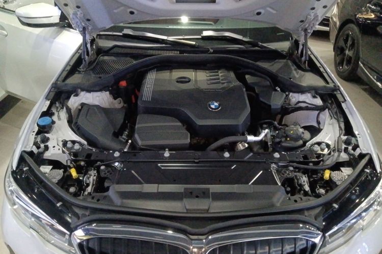 宝马3系 2022款 325Li M运动套装机舱底盘24