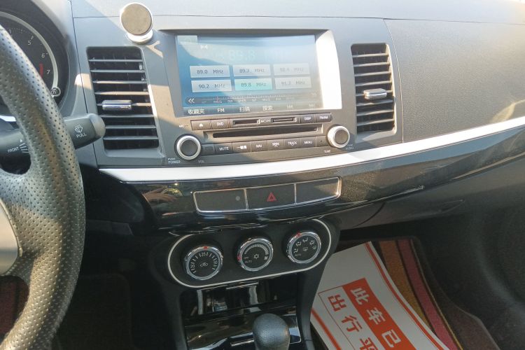 三菱 翼神 2016款 1.8L CVT黑白复刻版中控内饰16