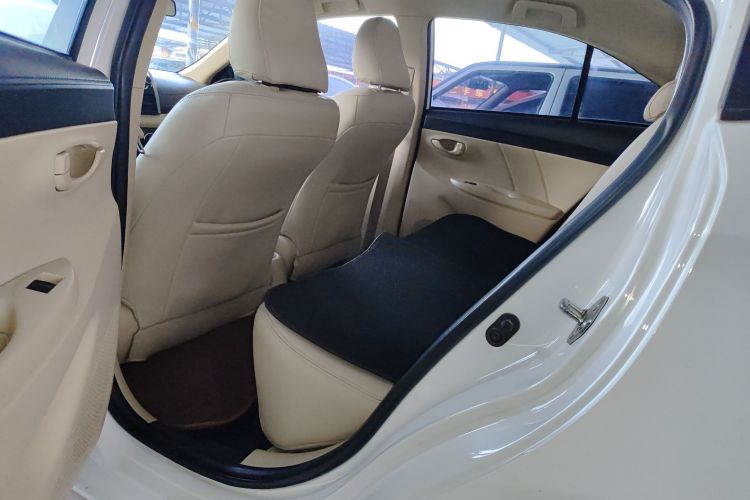 丰田 威驰 2014款 1.3L 手动型尚版中控内饰21