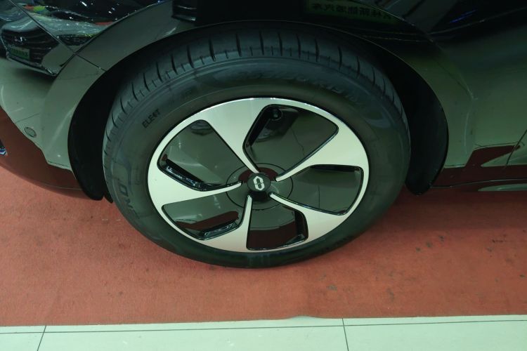 鸿蒙智行 问界M5 2023款 纯电后驱标准版车身外观6007