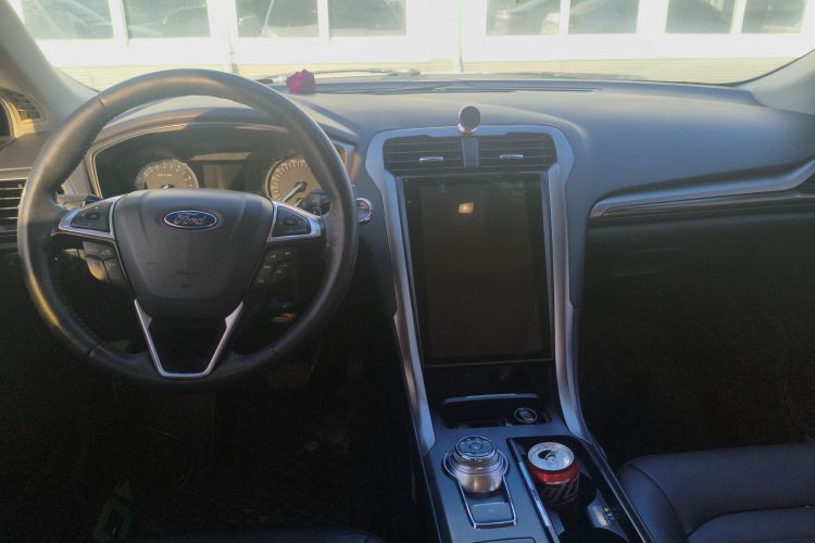 福特 蒙迪欧 2017款 改款 EcoBoost 180 时尚型中控内饰7002