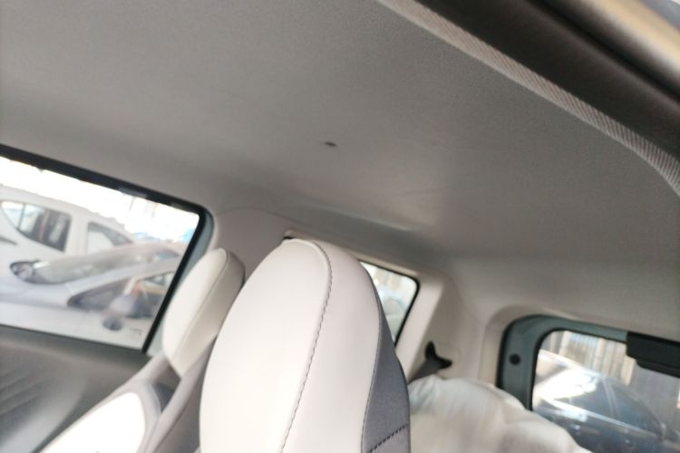 吉利银河 2025款 210km 熊猫卡丁中控内饰22