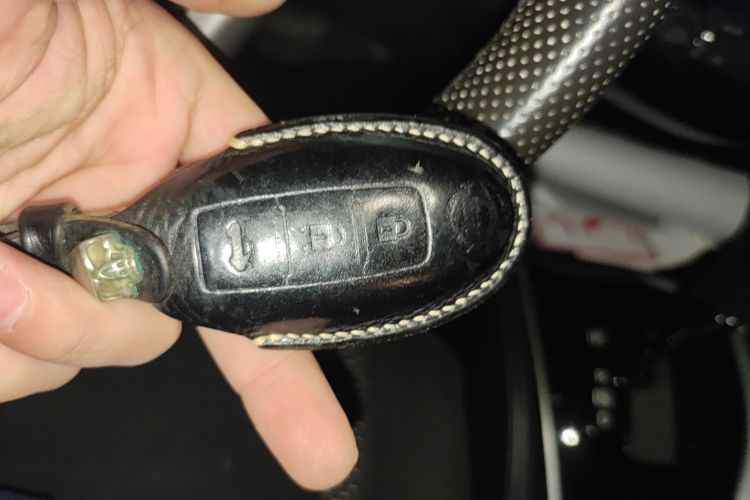 日产 奇骏 2014款 2.5L CVT至尊版 4WD中控内饰7001