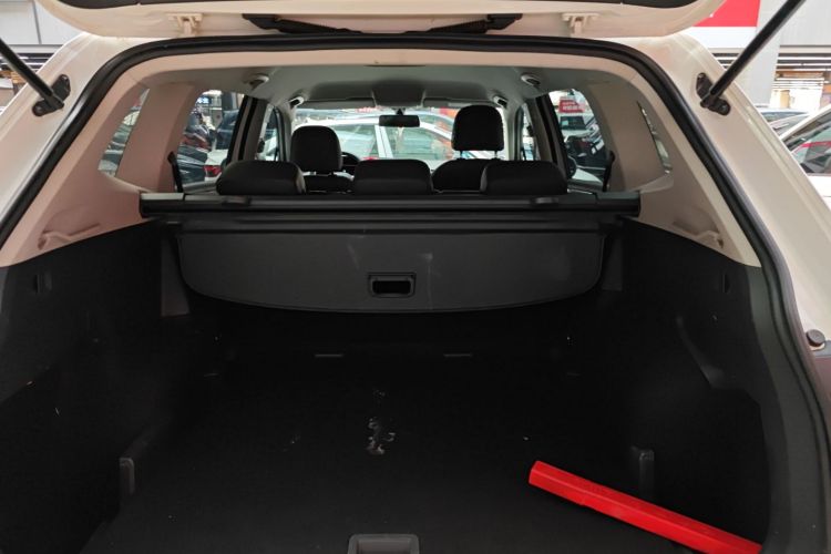 大众 途观L 2022款 330TSI 自动两驱舒享版机舱底盘23