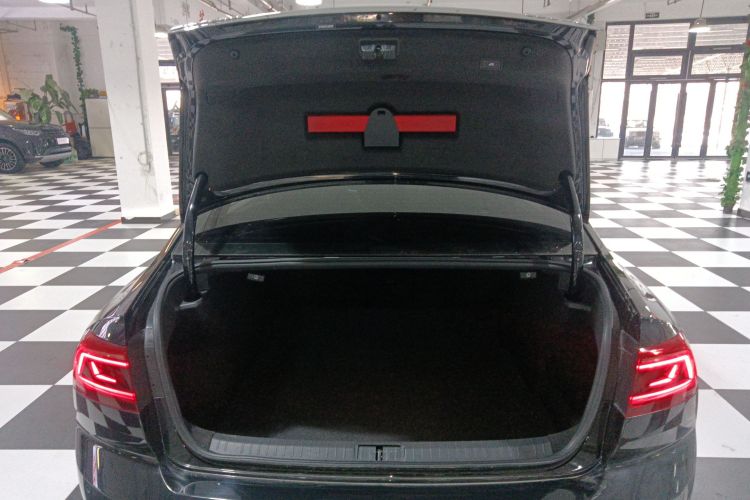 大众 迈腾 2020款 330TSI DSG 豪华型机舱底盘23