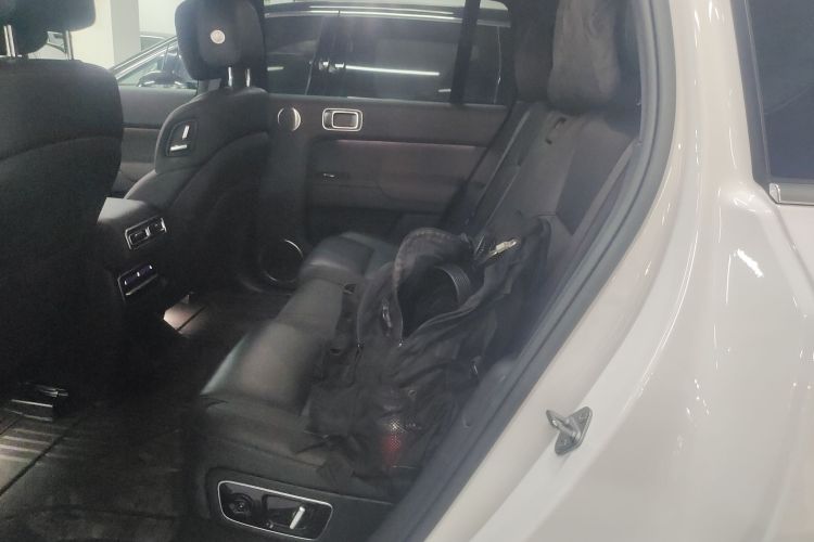 理想汽车 理想L7 2023款 Air中控内饰21