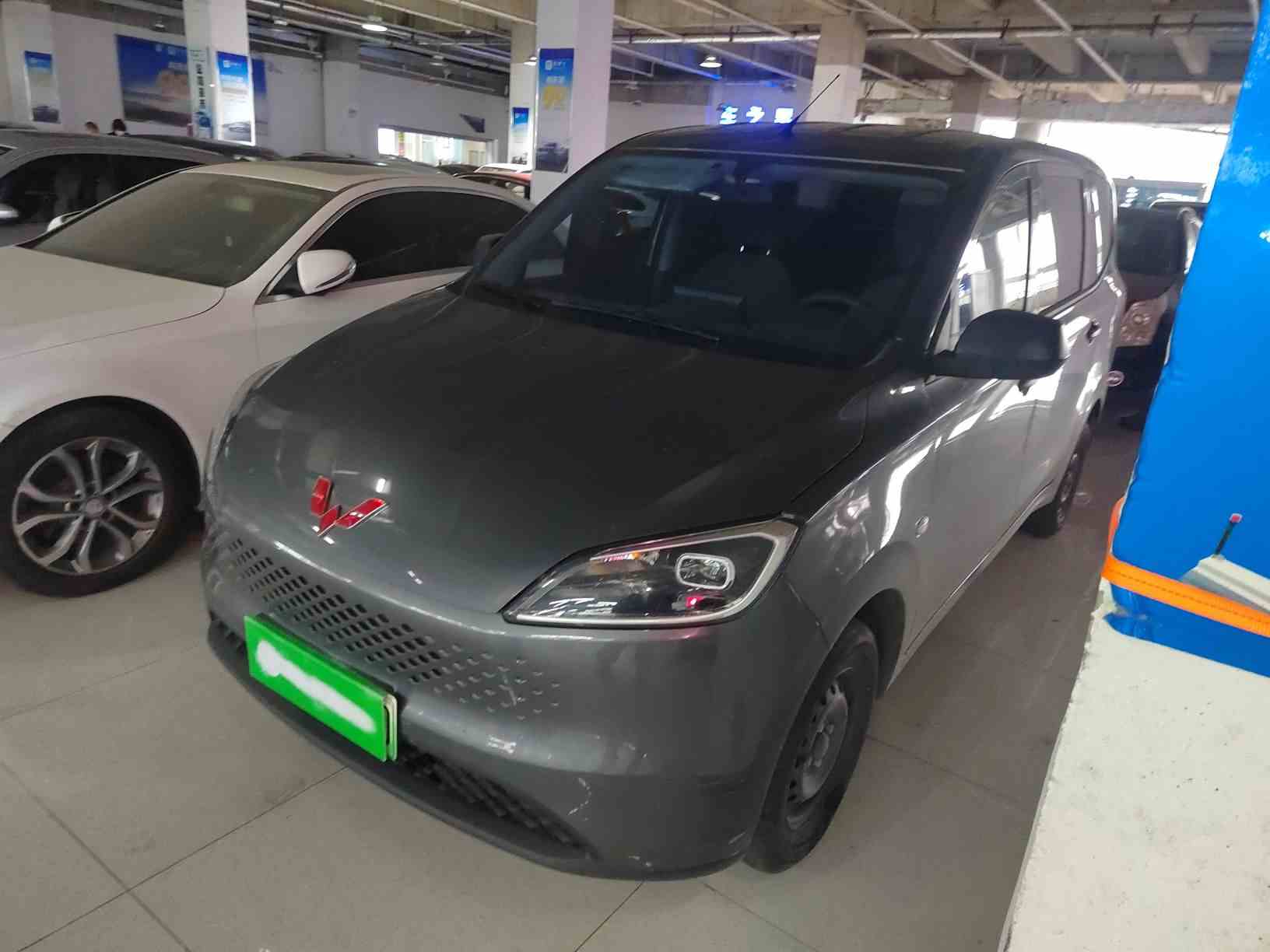 五菱汽车 五菱宏光新能源 2025款 增程式混动 50KM 实用型(2)