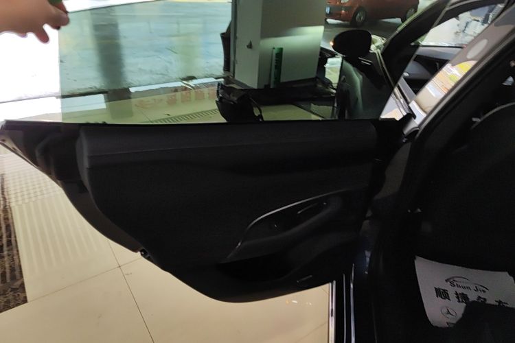 小米汽车 小米SU7 2024款 后驱长续航智驾版中控内饰7008