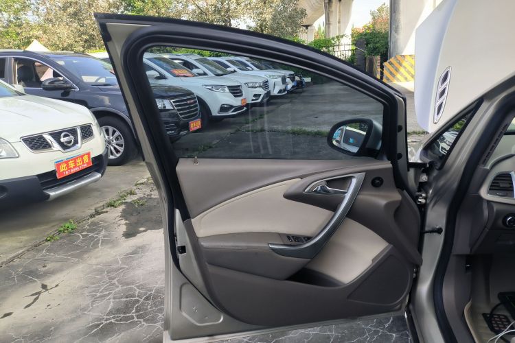 别克 英朗 2013款 GT 1.6L 自动时尚版中控内饰7007