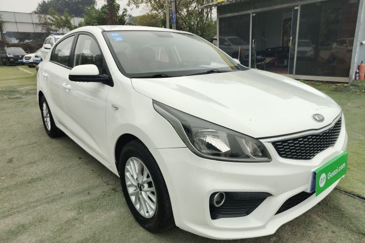 起亚K2 2017款 三厢 1.4L AT GLS车身外观3