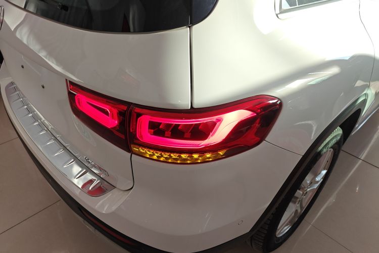 奔驰GLB 2021款 GLB 200 动感型车身外观6006