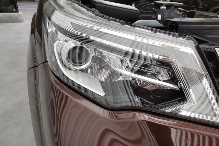 日产 途达 2018款 2.5L 自动两驱智享版车身外观8