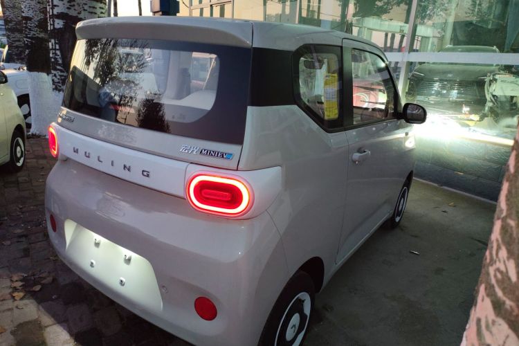 五菱汽车 宏光MINIEV 2024款 第三代 215km 青春版车身外观6005