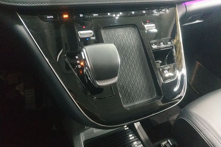 红旗HQ9 PHEV 2024款 2.0T 四驱豪华版局部细节18