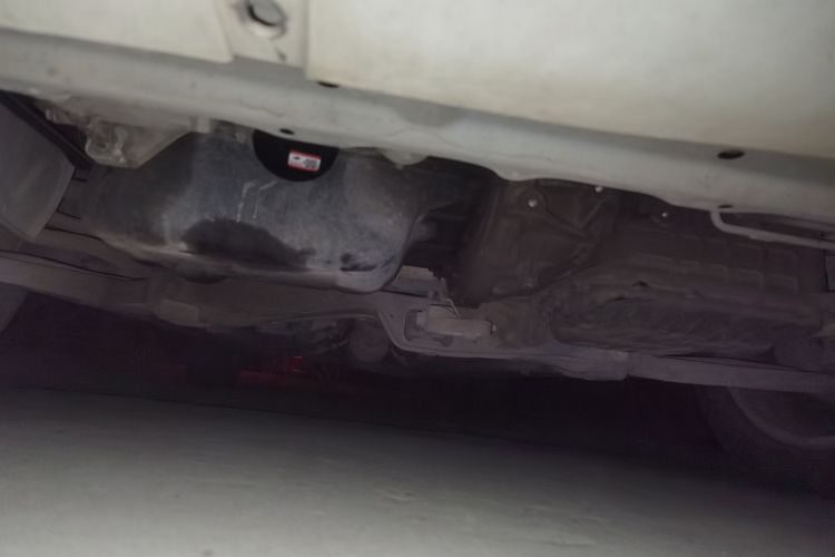 中华V3 2015款 1.5L 自动舒适型局部细节9008