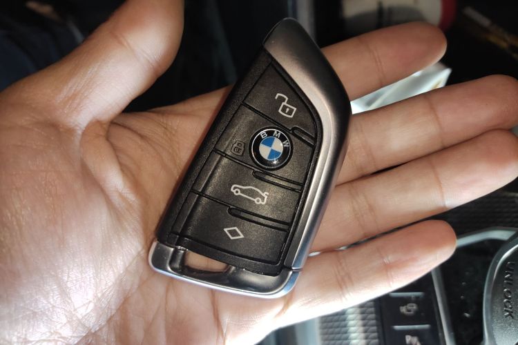 宝马3系 2020款 325Li M运动曜夜套装中控内饰11